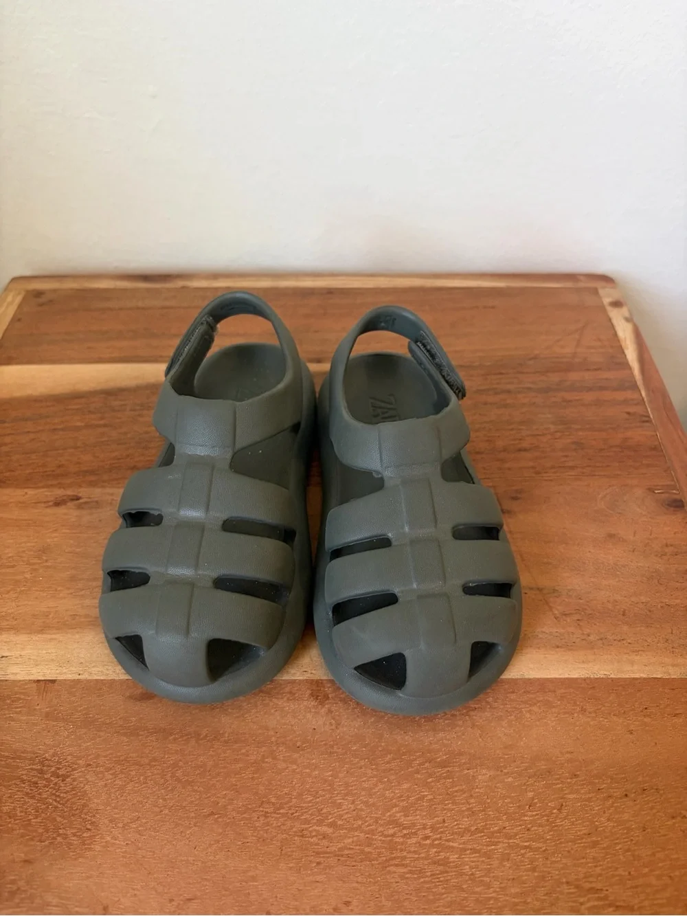 Zara boys Olive Green Closed-Toe rubber sandals